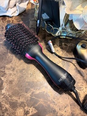 Revlon Black & Pink Hot Air Round Brush Styler